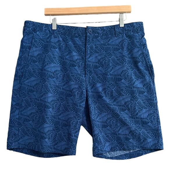 IZOD Golf Flat Front Shorts Men Size 38 Blue Leaf Front and Back Pockets Leisure - Picture 1 of 7